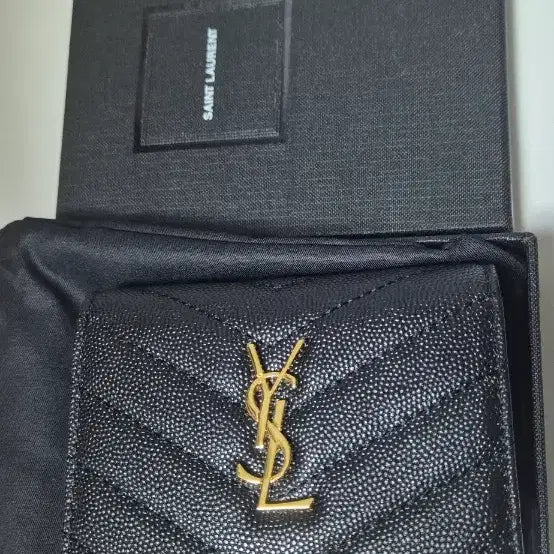 [BUNJANG] Woman's Wallet - Black - Full Package / 여자 반지갑 [한번 시착-새상품급]