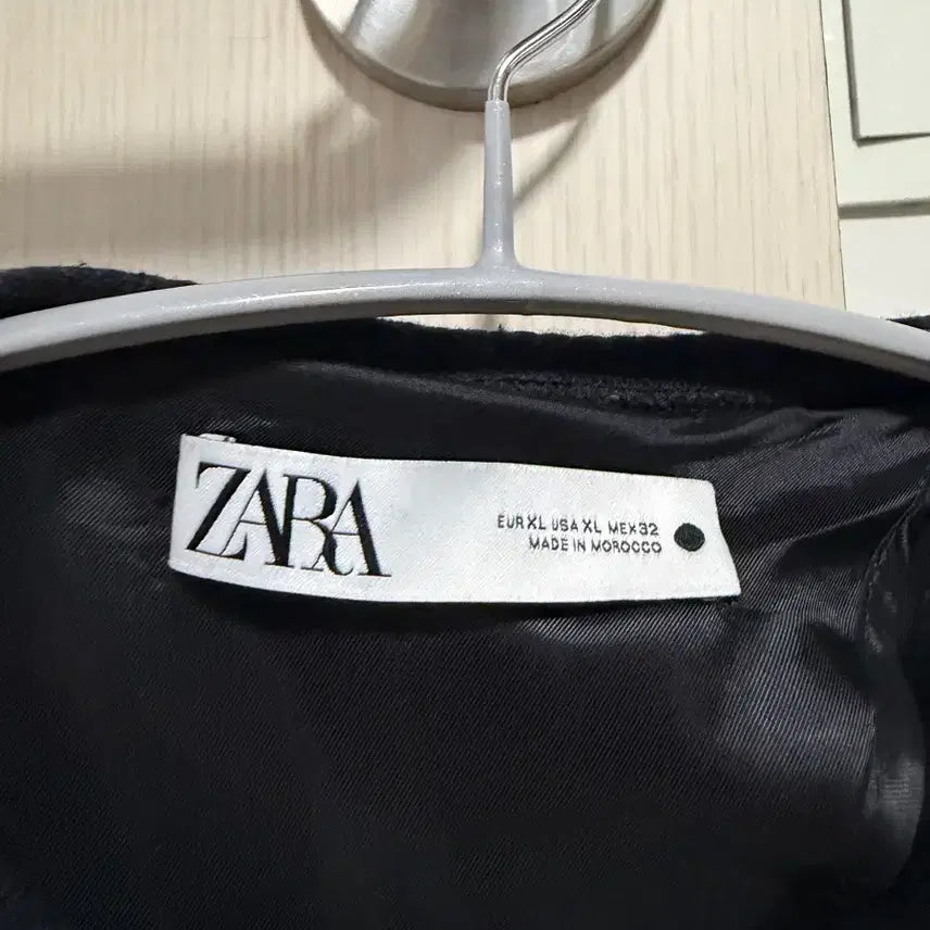 [BUNJANG] Zara Tweed Jacket Black / 자라 트위드 자켓 블랙