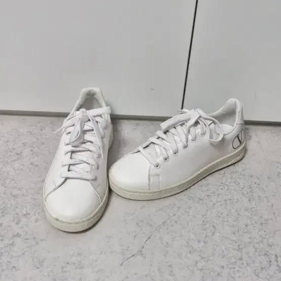 [BUNJANG] Valentino Leather Sneakers / 정품 발렌티노 스니커즈 35.5(운동화)/미사용 새거