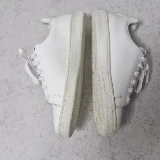 [BUNJANG] Valentino Leather Sneakers / 정품 발렌티노 스니커즈 35.5(운동화)/미사용 새거