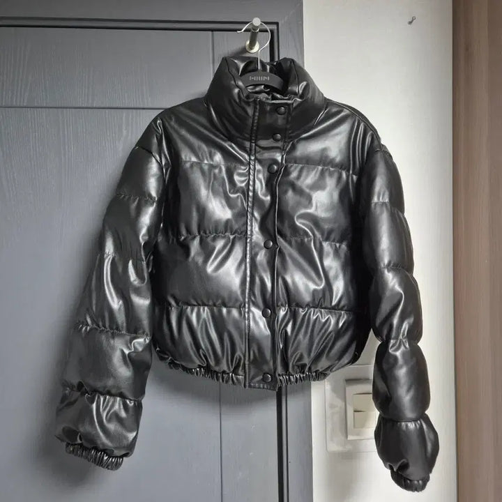 [BUNJANG] Black Leather Crop Short Padded Jacket / 블랙 레더 크롭 숏패딩 블랙