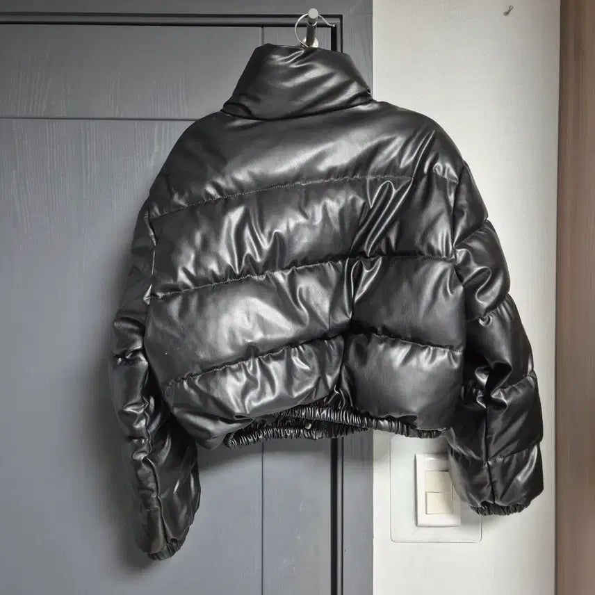 [BUNJANG] Black Leather Crop Short Padded Jacket / 블랙 레더 크롭 숏패딩 블랙