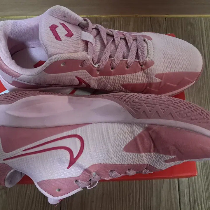 [BUNJANG] Nike Pink Sneakers 250 / 나이키 핑크 운동화 250