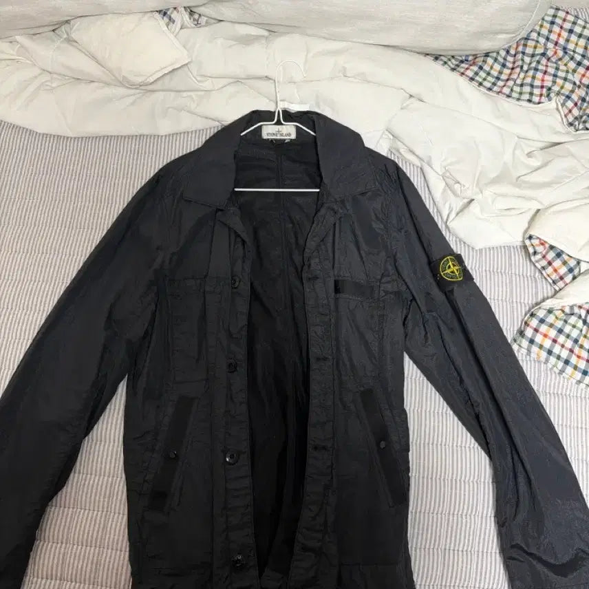 [BUNJANG] Stone Island Windbreaker Jacket (Black, L) / 스톤아일랜드 바람막이