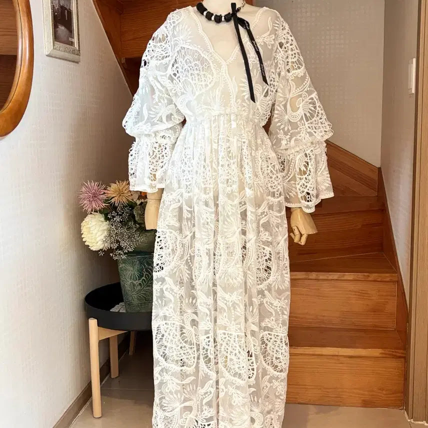 [BUNJANG] White Lace Long Dress / 레이스 롱 원피스 화이트 프릴 퍼프소매