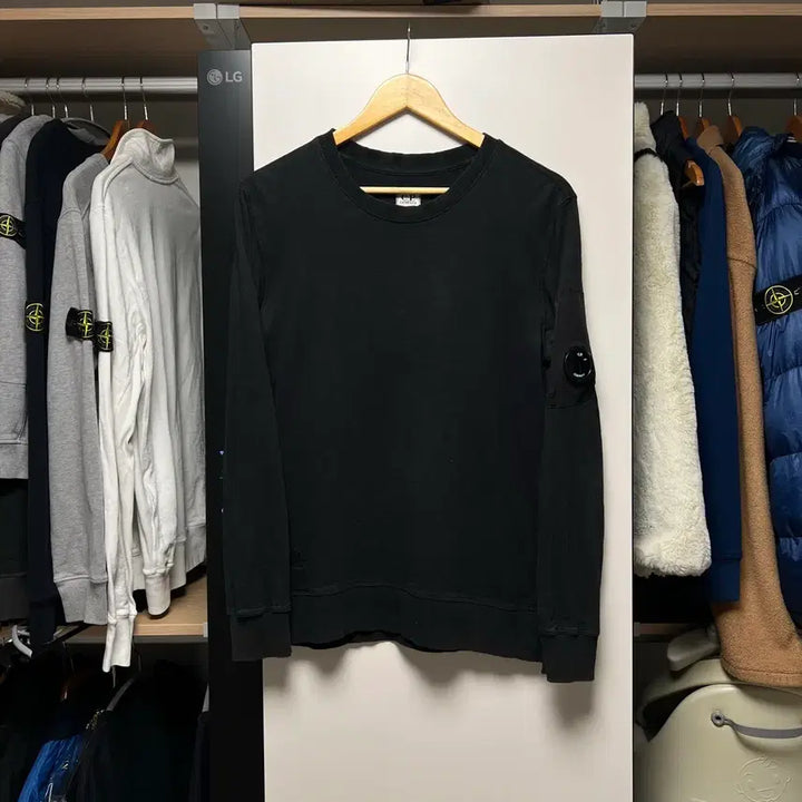 [BUNJANG] MCP Company Lens Applique Sweatshirt / [M]CP컴퍼니 렌즈와펜 맨투맨