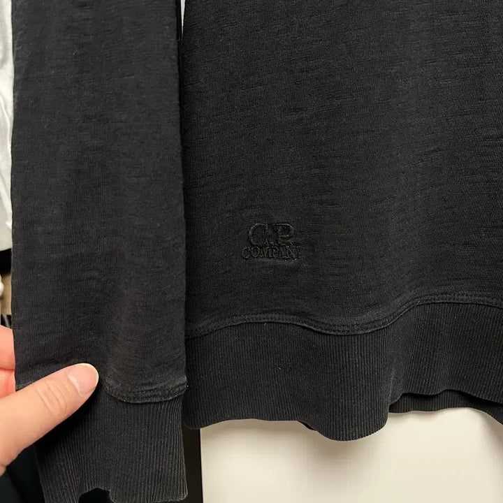 [BUNJANG] MCP Company Lens Applique Sweatshirt / [M]CP컴퍼니 렌즈와펜 맨투맨