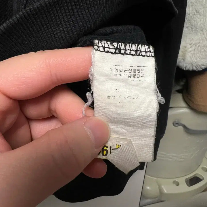 [BUNJANG] MCP Company Lens Applique Sweatshirt / [M]CP컴퍼니 렌즈와펜 맨투맨