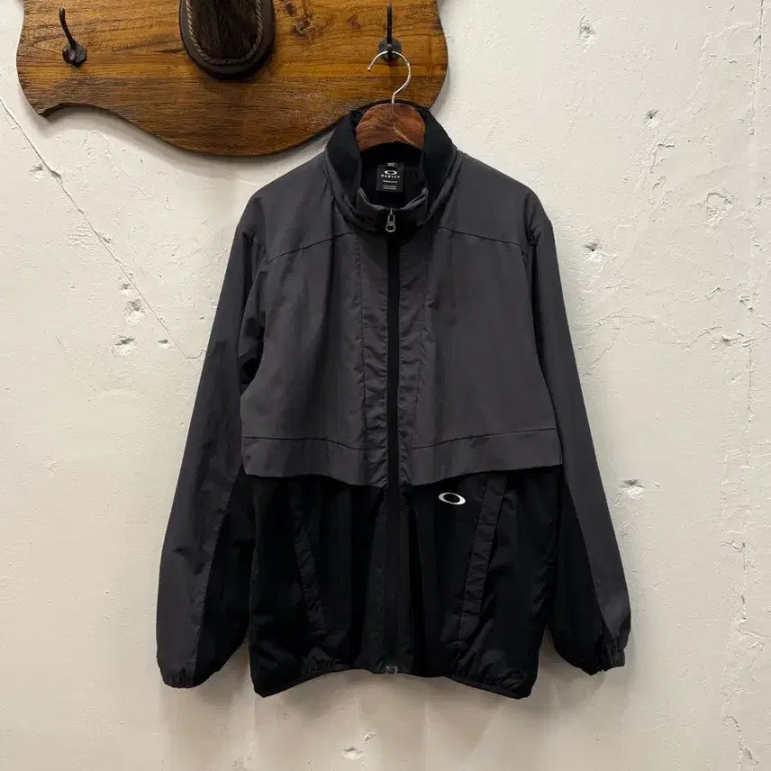 [BUNJANG] Oakley Performance Fit Training Jacket (M) / M) Oakley Performance Fit Training Jacke