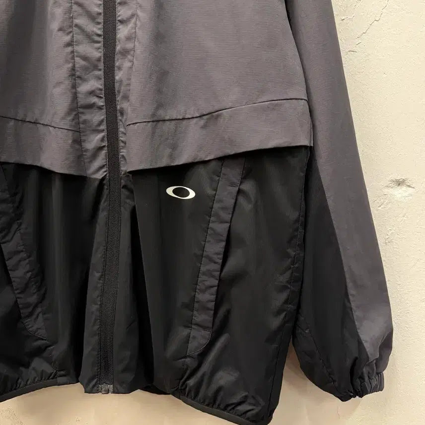[BUNJANG] Oakley Performance Fit Training Jacket (M) / M) Oakley Performance Fit Training Jacke