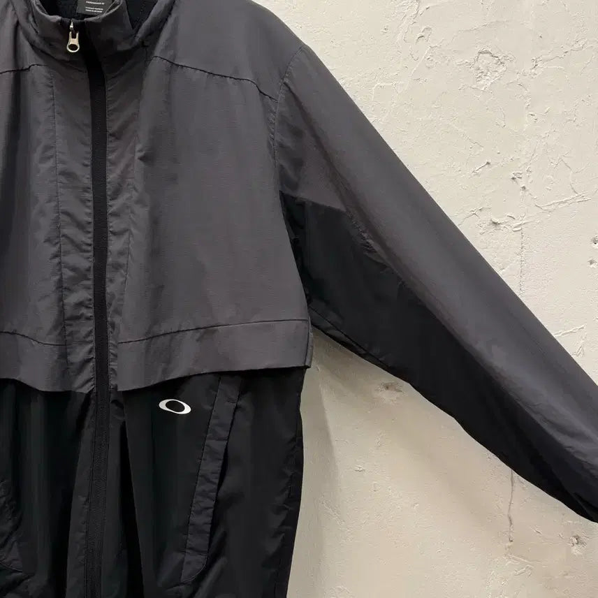 [BUNJANG] Oakley Performance Fit Training Jacket (M) / M) Oakley Performance Fit Training Jacke