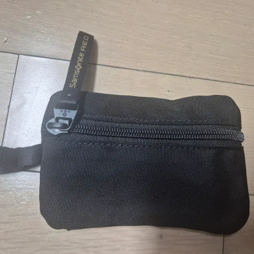 [BUNJANG] Samsonite Red Necklace Wallet Black / 쌤소나이트 레드 목걸이 지갑 블랙