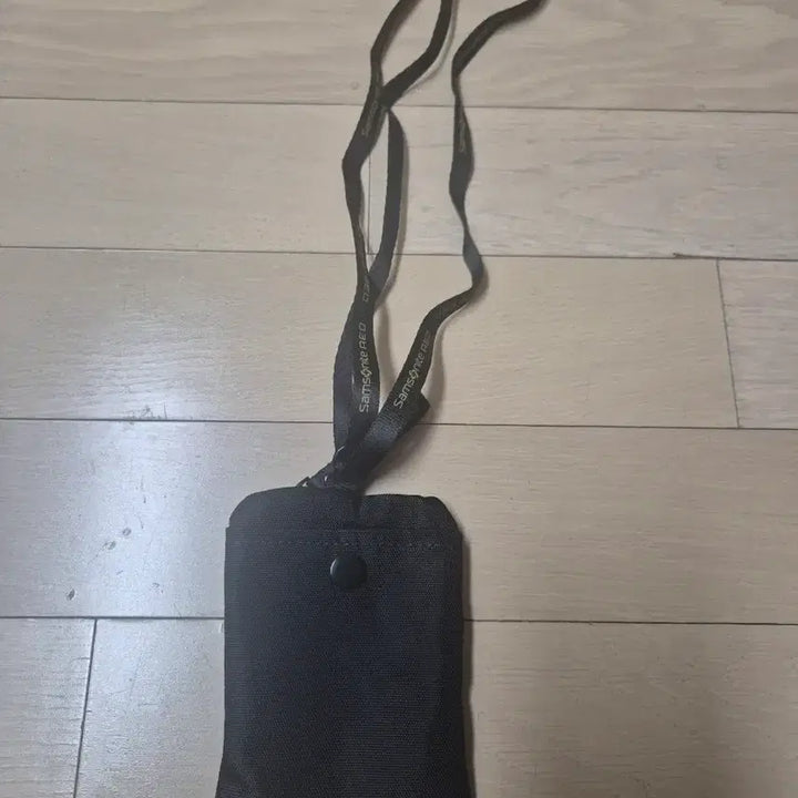 [BUNJANG] Samsonite Red Necklace Wallet Black / 쌤소나이트 레드 목걸이 지갑 블랙