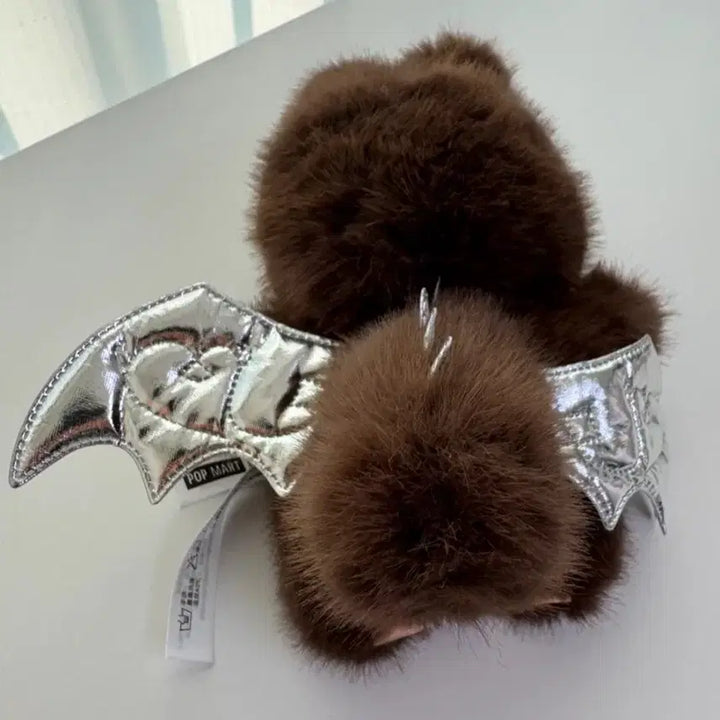 [SOLD OUT] 라부부 갈색 실버 날개 인형 키링 새상품