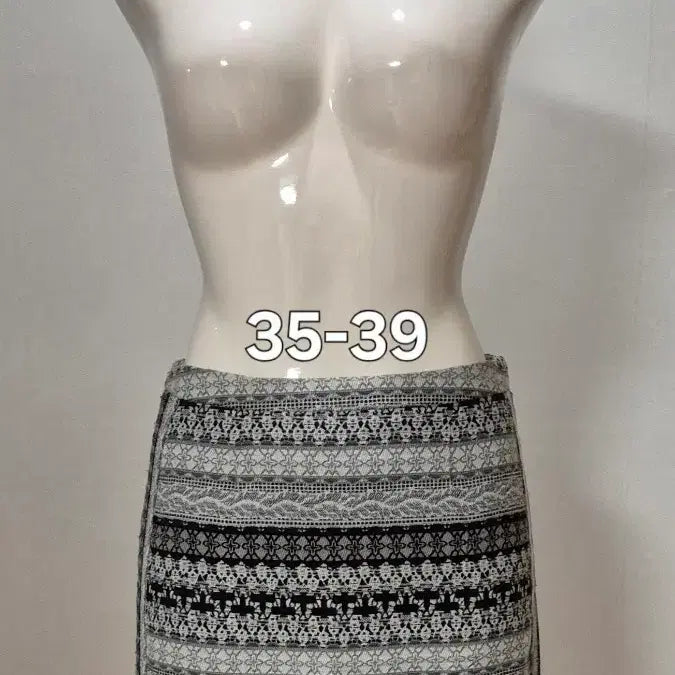 [BUNJANG] Roem Pattern Mini Skirt M / 로엠 패턴 미니 스커트 M