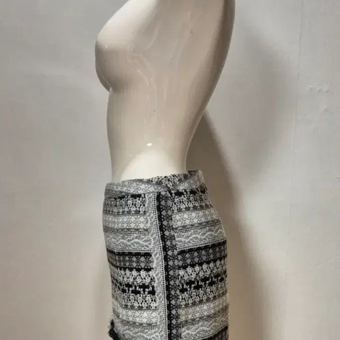 [BUNJANG] Roem Pattern Mini Skirt M / 로엠 패턴 미니 스커트 M