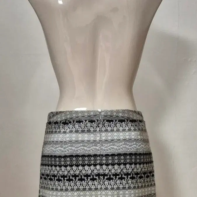 [BUNJANG] Roem Pattern Mini Skirt M / 로엠 패턴 미니 스커트 M