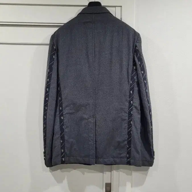 [SOLD OUT] 꼼데가르송 옴므 레지멘탈 넥타이 자켓 차콜 L