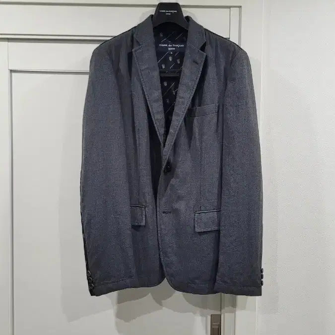 [SOLD OUT] 꼼데가르송 옴므 레지멘탈 넥타이 자켓 차콜 L