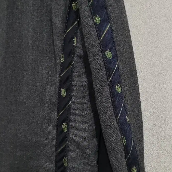 [SOLD OUT] 꼼데가르송 옴므 레지멘탈 넥타이 자켓 차콜 L