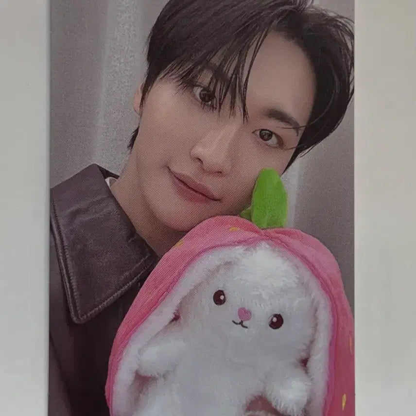 [BUNJANG] ATEEZ Seonghwa Strawberry Rabbit POB Golden Hour Part.4 / 에이티즈 성화 톡톡 딸기토끼 특전 골든아워4