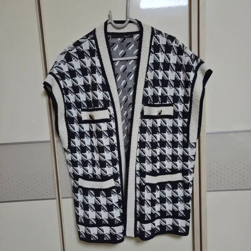 [BUNJANG] G-Cut Knit Vest Skirt Set / 지컷  니트 조끼 스커트 셋업
