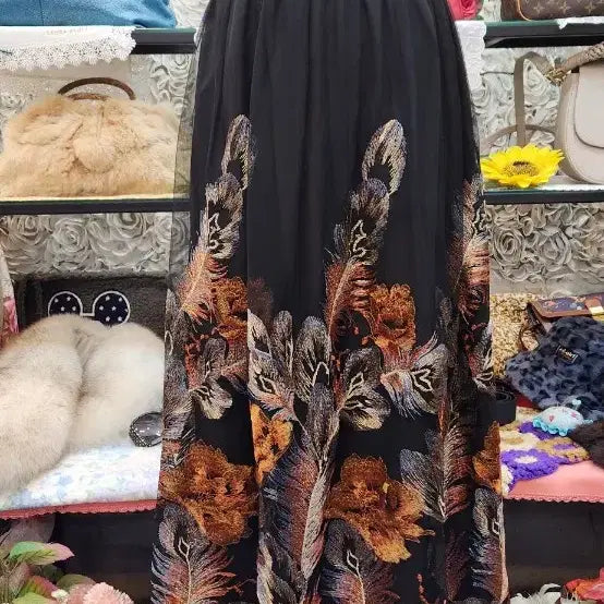 [BUNJANG] KINU Maxi Embroidered Long Skirt / KINU 샤 + 자수 맥시 롱스커트 (55 66 77)