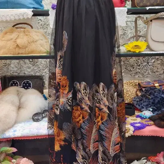 [BUNJANG] KINU Maxi Embroidered Long Skirt / KINU 샤 + 자수 맥시 롱스커트 (55 66 77)