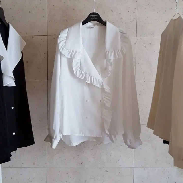[BUNJANG] Unspecified Big Collar Frill Blouse / 빅 카라 프릴 블라우스