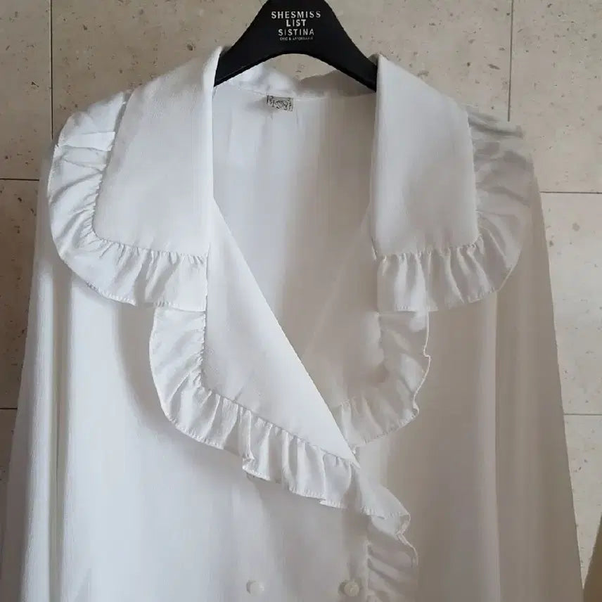 [BUNJANG] Unspecified Big Collar Frill Blouse / 빅 카라 프릴 블라우스