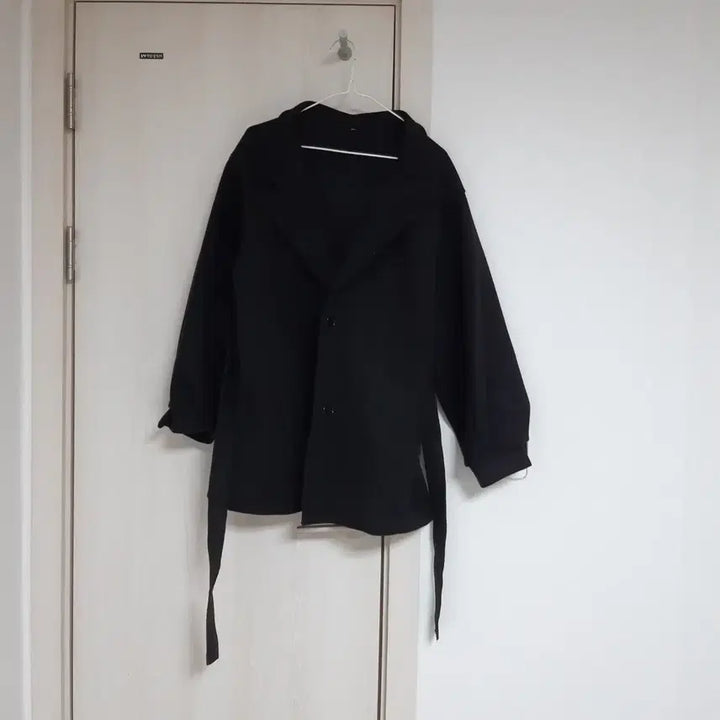 [BUNJANG] Black Half Coat / 블랙 허리스트랩 하프코트