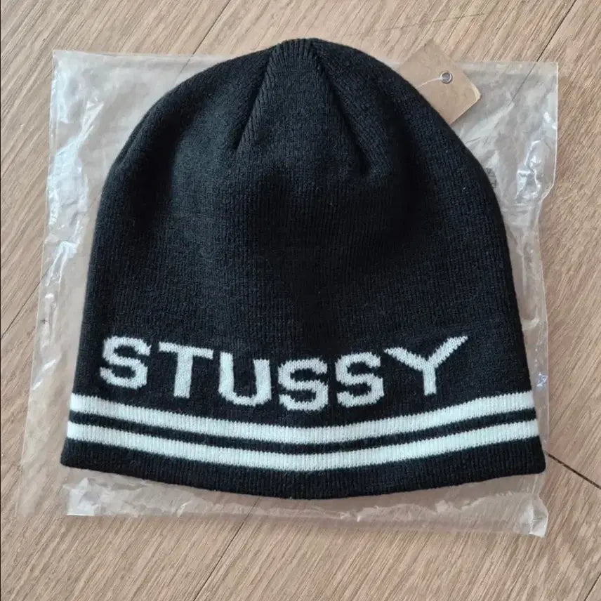 [SOLD OUT] 스투시 자카드 스트라이프 스컬캡 비니 블랙