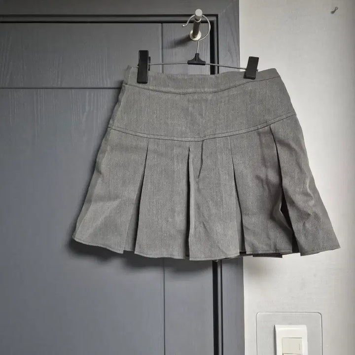 [BUNJANG] High-Waist Pleated Skirt (M, Gray) / 하이웨스트 반 플리츠 치마 스커트 (속바지O) 에이블리