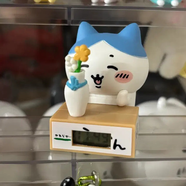 [BUNJANG] Tiny Cute Rabbit Hachiware Clock Gacha Figure / 먼작귀 하치와레 시계 가챠 피규어