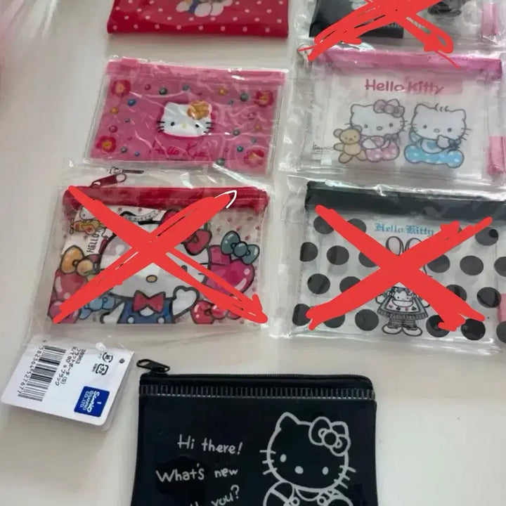 [BUNJANG] Hello Kitty 50th Anniversary Pouch Bundle Set / 헬로키티 50주년 파우치 일괄