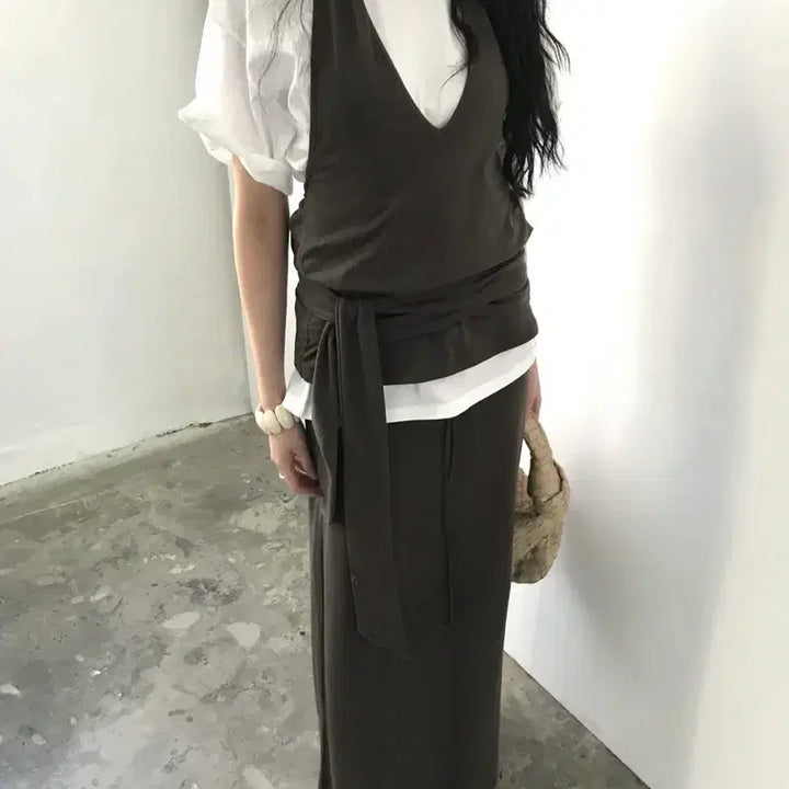 [SOLD OUT] 새상품) 어반더스 홀터넥 나시/ 스커트 세트