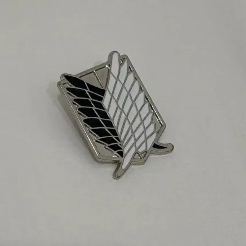 [BUNJANG] Attack on Titan Survey Corps Badge / 진격의거인 조사병단 뱃지