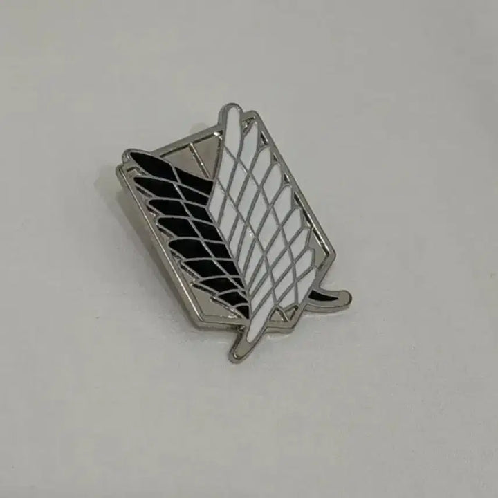 [BUNJANG] Attack on Titan Survey Corps Badge / 진격의거인 조사병단 뱃지