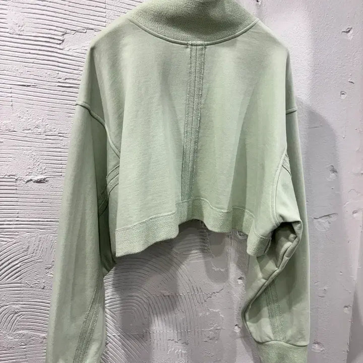 [BUNJANG] The Ilma Crop High Neck Half Zip-Up Sweatshirt / 더일마 크롭 하이넥 집업 맨투맨티