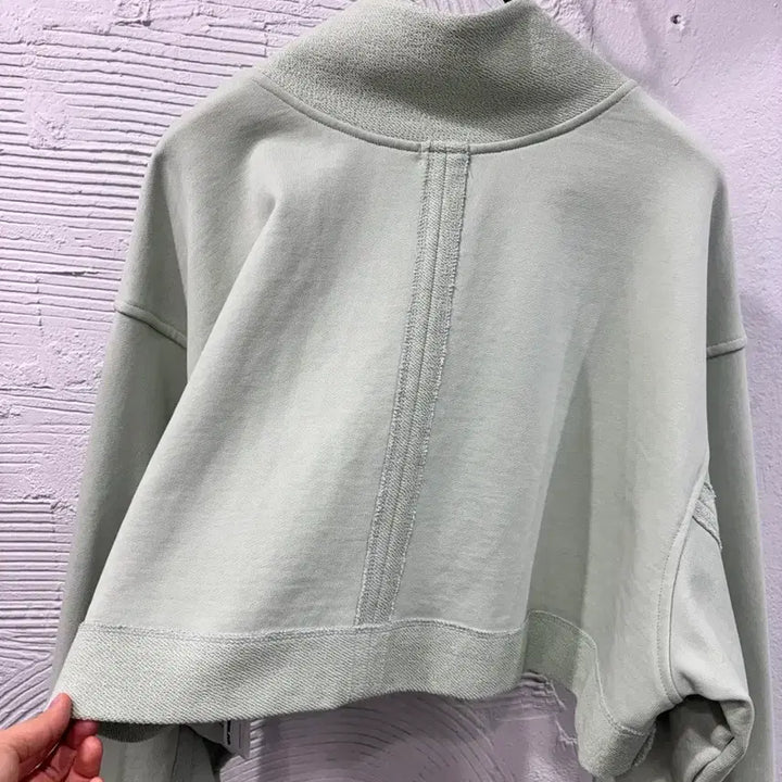 [BUNJANG] The Ilma Crop High Neck Half Zip-Up Sweatshirt / 더일마 크롭 하이넥 집업 맨투맨티