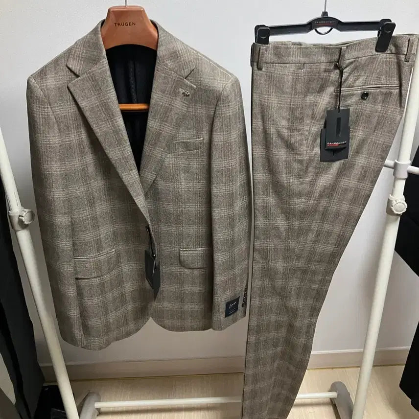 [BUNJANG] Sieg Fahrenheit Suit Set - Beige - New / 파렌하이트 이태리 말라네 원단 정장세트