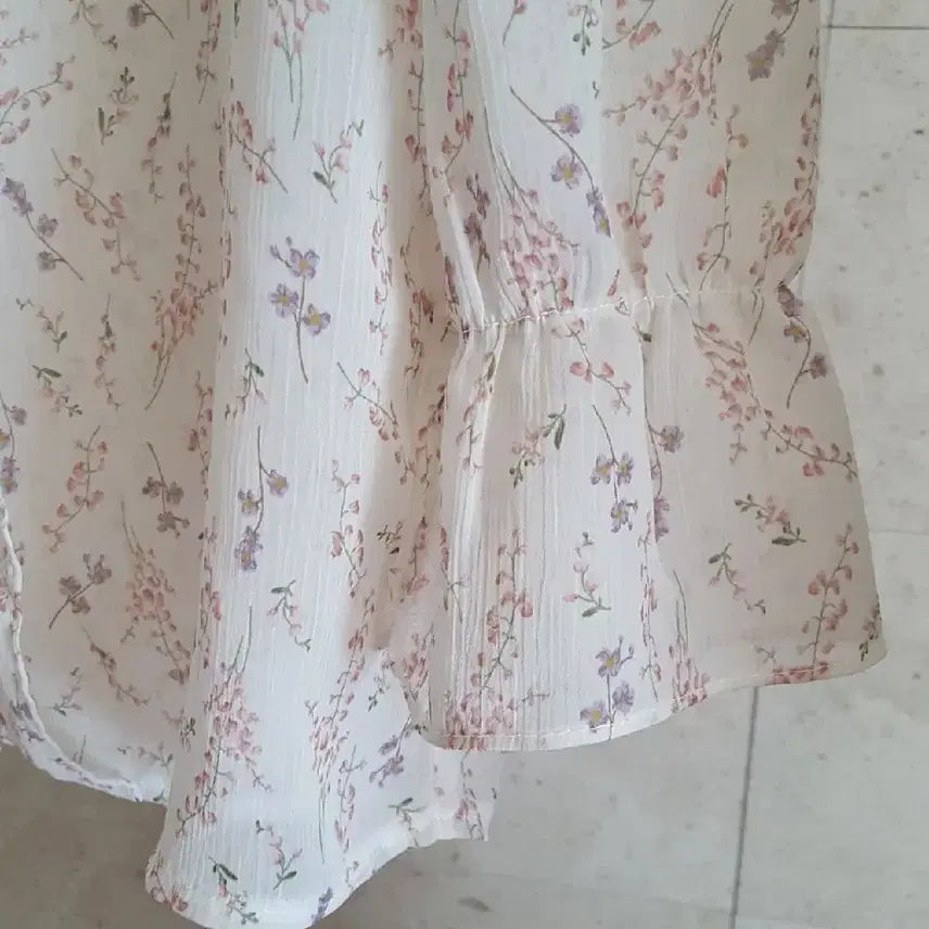 [BUNJANG] Floral Chiffon Blouse / 시폰 프릴 리본 플로럴 블라우스