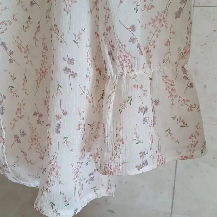 [BUNJANG] Floral Chiffon Blouse / 시폰 프릴 리본 플로럴 블라우스