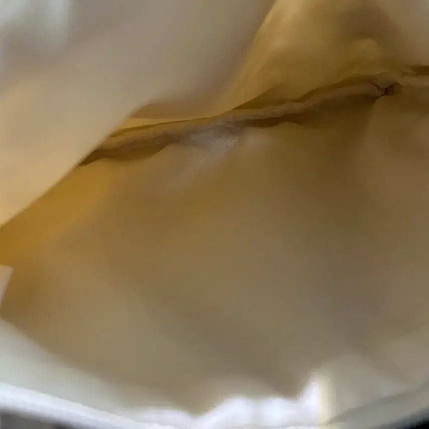 [BUNJANG] Masmarules Ppomppom Ivory Strap Pouch / 마스마룰즈 스트랩 파우치 -뽐뽐 아이보리