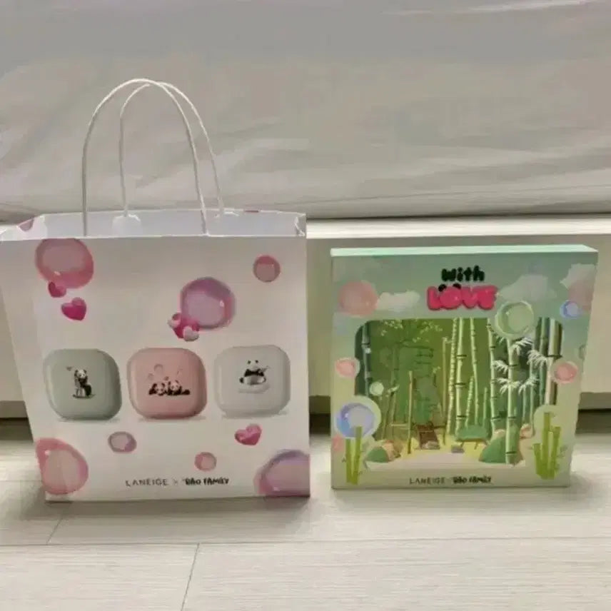 [SOLD OUT] 새상품)라네즈 푸바오시리즈 팩트2개+파우더 세트