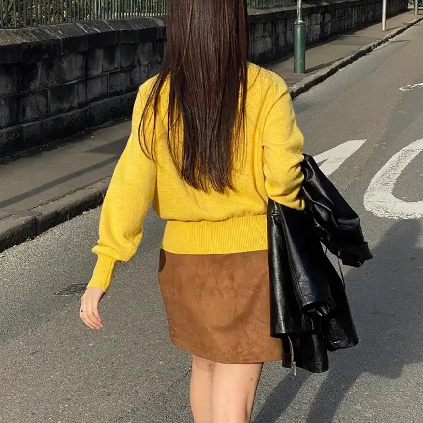 [BUNJANG] Kindabagege V-Neck Knit (Yellow) / 킨다베이지 브이넥 니트(노랑)
