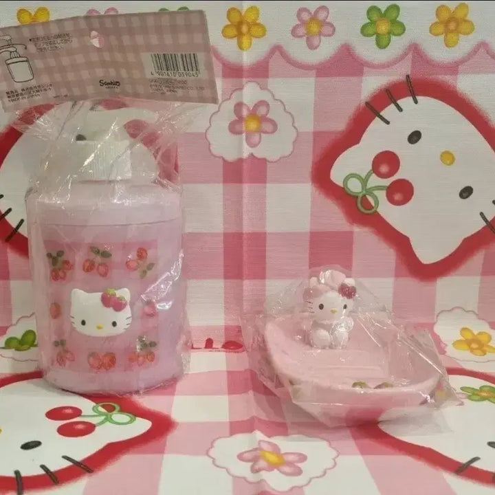 [BUNJANG] Hello Kitty Strawberry Soap Tray and Dispenser / 고전 키티 딸기 비누 트레이 보관함 디스펜서 문구