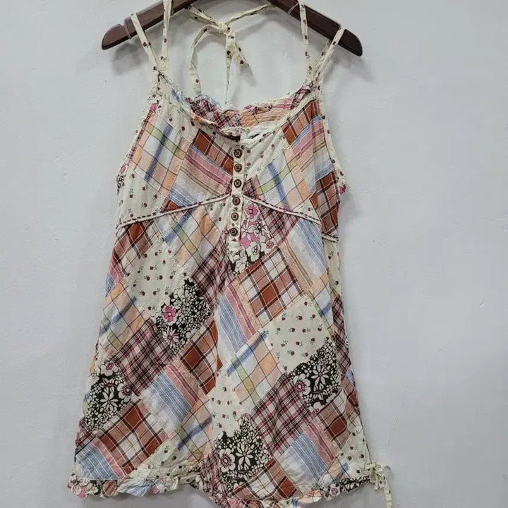 [BUNJANG] HONEYSUCKLE Patchwork Halter Neck Blouse / HONEYSUCKLE  패치워크 홀터넥 블라우스