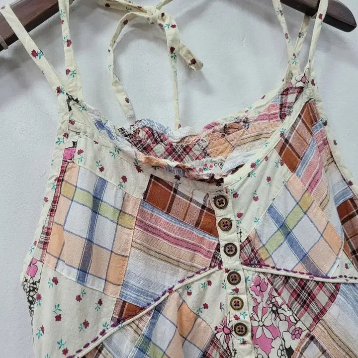 [BUNJANG] HONEYSUCKLE Patchwork Halter Neck Blouse / HONEYSUCKLE  패치워크 홀터넥 블라우스