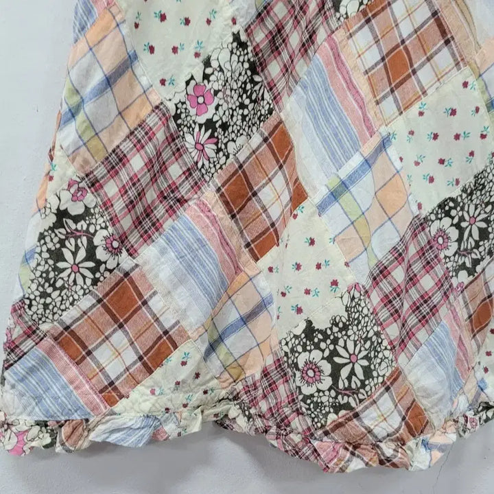 [BUNJANG] HONEYSUCKLE Patchwork Halter Neck Blouse / HONEYSUCKLE  패치워크 홀터넥 블라우스